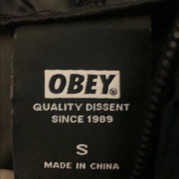 Obey pullover wind breaker - Picture 3 of 4